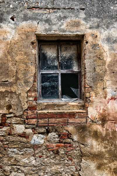 Finestra Spaventosa
(Creepy Old Window)